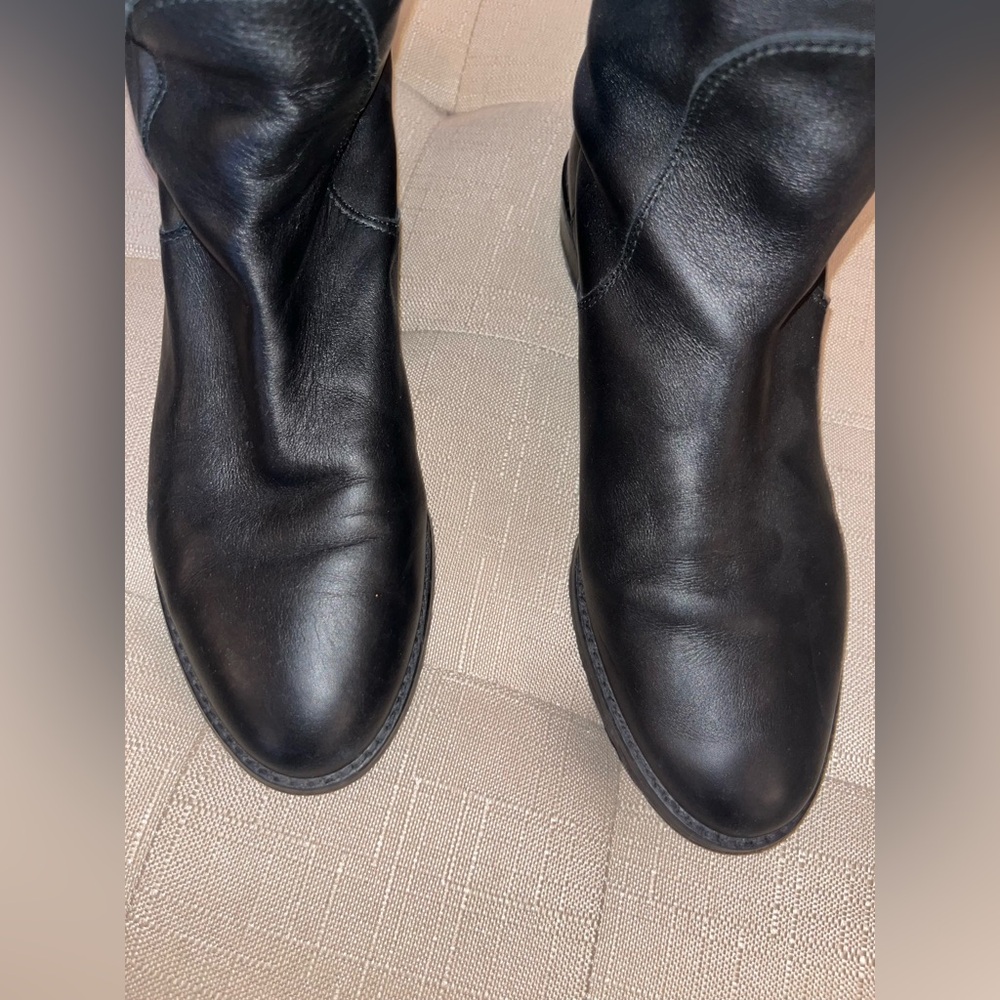 Stuart Weitzman butter leather two tone tall boots. Sz 7 - Picture 3 of 13